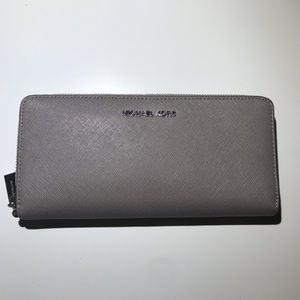 Michael Kors Jet Set Wallet Gray